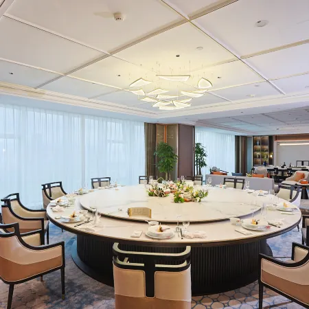 Expo Center Hotel Отели рядом с достопримечательностью «Стадион Иу»