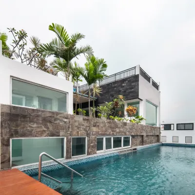 Cove Taman Hotels near Fatmawati