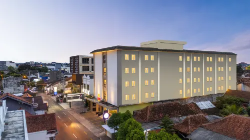 Indies Style Malioboro Hotel - vue sur la montagne