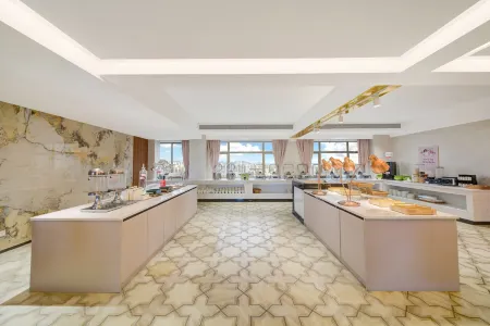 Manhatton Hotel Zhuhai Отели рядом с достопримечательностью «Zhuhai City Polytechnic»