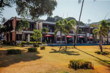 Thai Island Dream Estate Отели рядом с достопримечательностью «Khlong Chak Waterfall»