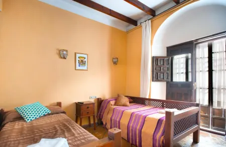 Safestay Cordoba Mezquita Catedral Отели рядом с достопримечательностью «Tours in Cordoba - Oway Tours»