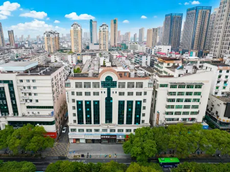 Homeinn · neo (Yingtan Kaixiang New World Center Square Jiaotong Road) Отели рядом со станцией Yingtan Railway Station