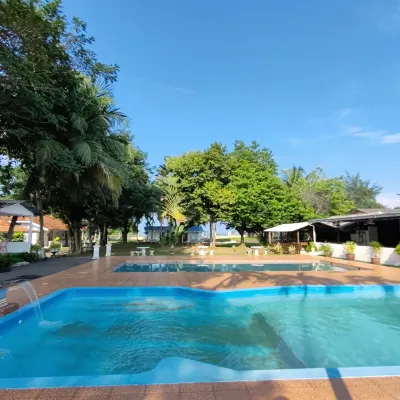 Green Town Hotels and Resorts โรงแรมใกล้มัสยิด คาเรียะห์ แอท บูกิต เปลันดุก