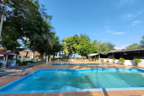 Green Town Hotels and Resorts Hotels in Si Rusa