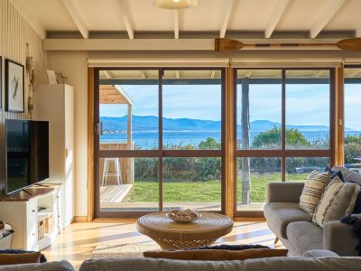Waubs Beach Cottage