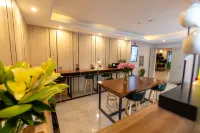 Bense E-Sports Hotel (Kunming West Bus Station)