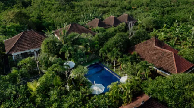 Sunset Cave Villas Lembongan Hotels near تاماريند بيتش