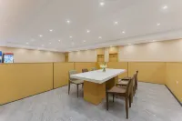 Yisen Light Luxury Hotel (Shenyang Zhongjie Imperial Palace Joy City)