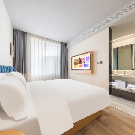 Lan'ou Hotel (Dadi Zhongyang Plaza Branch, Unity East Street, Kuitun City)
