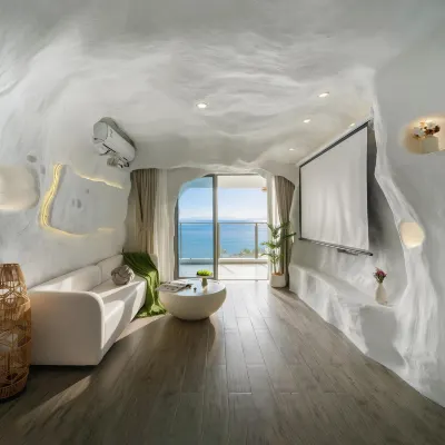 Xinhai Sea View Swimming Pool Villa（Poly Jinchowan Store） Hotels near South China Normal University (Shanwei Campus)