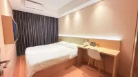 Jakarta . Shengshi. Gold Coast PIK Seaview Apartment