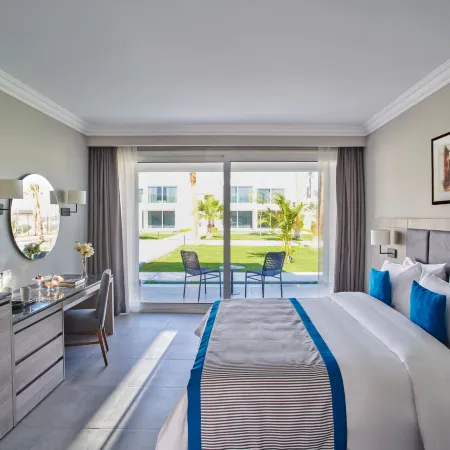 Maritim Jolie Ville Resort & Casino Отели рядом с достопримечательностью «Залив Наама»