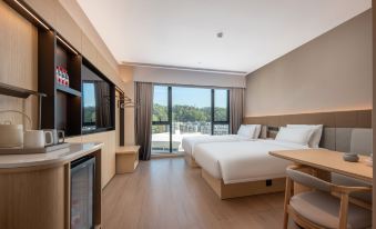 Zhuhai Luxe Hotel 【Gongbei Port & High-speed Rail Station, Xiangzhou District】