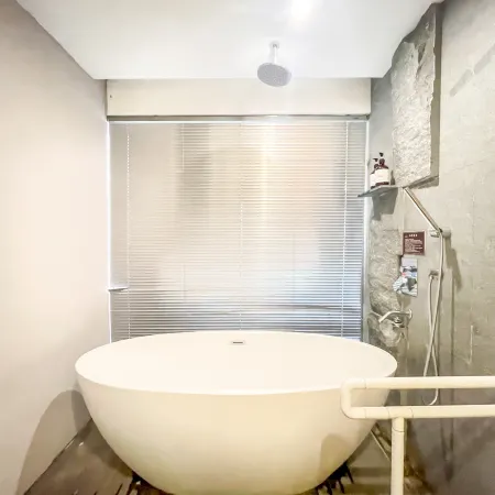 Lvtu Yasu Holiday Hotel (Wentang Gujing Spring Street Branch)