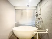 Lvtu Yasu Holiday Hotel (Wentang Gujing Spring Street Branch)