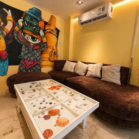 Sukhum Khaosan Au Bon Hostel Отели рядом с достопримечательностью «Храм Ват-Пхо»