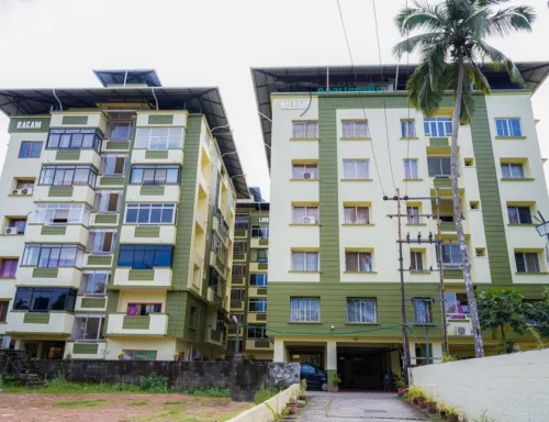 2 BHK Furnished Flat - 200 m to Guruvayur Temple - For FAMILIES ONLY