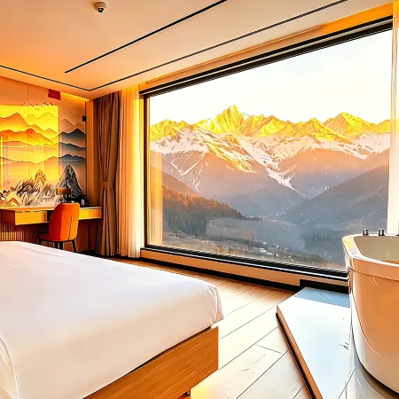 MU Mujing · Scenic View Chinese Inn (Mount Siguniang Scenic Area)