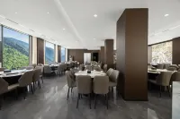 Mount Siguniang · Riverside Mountain Residence Hotel (Changping Valley Scenic Area) - 조식 운영
