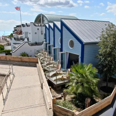 Beach Hut Suites Отели в г. Богнор-Регис