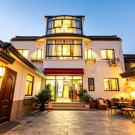 Chuxin Chinese Siheyuan Homestay (Shanghai International Tourism Resort)