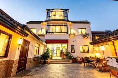 Chuxin Chinese Siheyuan Homestay (Shanghai International Tourism Resort) Hotels in Shanghai Disney Resort