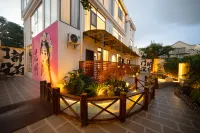 Yueyunlan · Holiday Villa | Lakeside Courtyard-Style Hotel (Dianchi Haigeng Dam) - Airport Shuttle