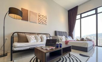 Georgetown Beacon Executive Suite 9-10pax | Amazing SkyPool