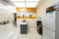 Wendefu Hotel (Guangzhou Beijing Road Tianzi Wharf) - parking