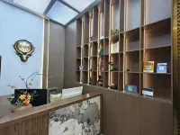 Red Roof Express Hotel (Xing'an National Forest Park) - parkir