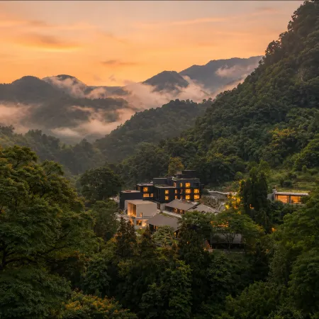 Emei Shan Lan Yu Zoland Hotel