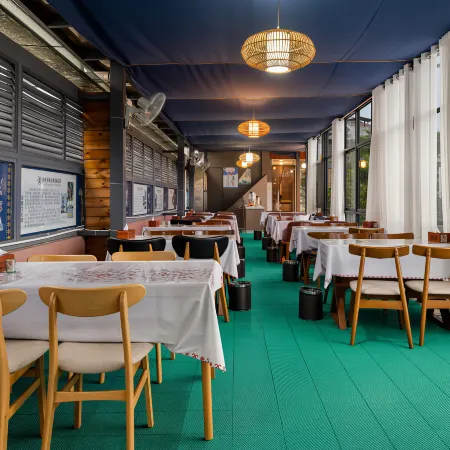 Mijng Qiyuan Minority Theme Hotel