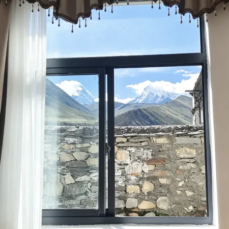 Gangri Yunju Homestay (Cuoyu Village)