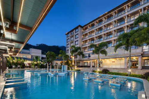 Yunxuan Homeland Hot Spring Hotel - Hot Springs