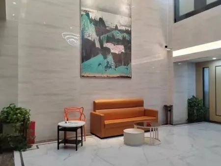 Yunzhongxian Inn (Zongxu Square) Отели рядом с достопримечательностью «Yangsha Lake Colorful Flower Field»