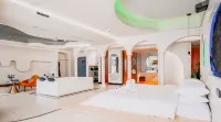 Xishui Yaroman City B&B Hotel