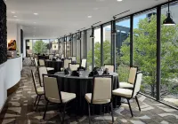 DoubleTree by Hilton Hotel Nashville Downtown - breakfast