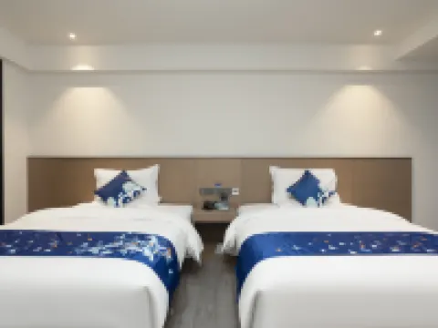 Ast Meitu Hotel (Longlin Wealth Plaza Changda Department Store) Hotels in Longlin