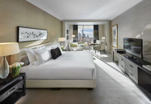 1. 크라운 타워 멜..