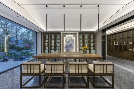 Moshang Qingju Hotel (Handan Congtai Railway Station) Отели рядом с достопримечательностью «Xuebu Bridge»