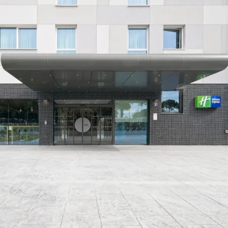 Holiday Inn Express MADRID - AIRPORT by IHG