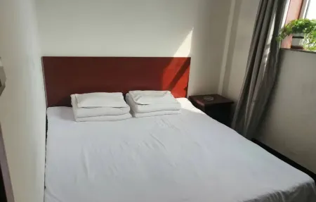 Lingyuan Lulutong Guesthouse Отели рядом со станцией Niuheliang Railway Station