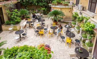 4. Ostello ..