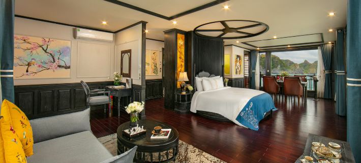 La Regina Grand Cruise Hotels in Tuan Chau
