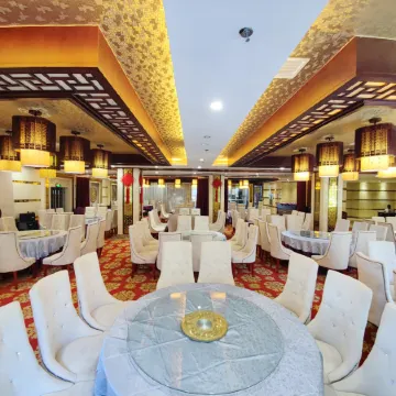 Dali Harbour Hot Spring Hotel (Dali High-speed Railway Station)