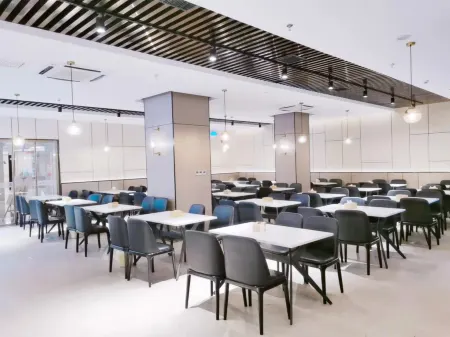 Starway Hotel Lanzhou New District Zhongchuan Airport Отели рядом с достопримечательностью «Gansu University of Political Science and Law Lanzhou New Area New Campus»