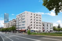 美悅·輕居飯店（昆明新迎新城白龍路地鐵站店） 昆明理工大學新迎校區體育館附近的飯店