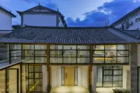 Manting Sixiang Courtyard-Style Hotel