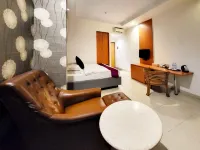 Marilyn Hotel Serpong Hotels near pasar baru sudimara pinang